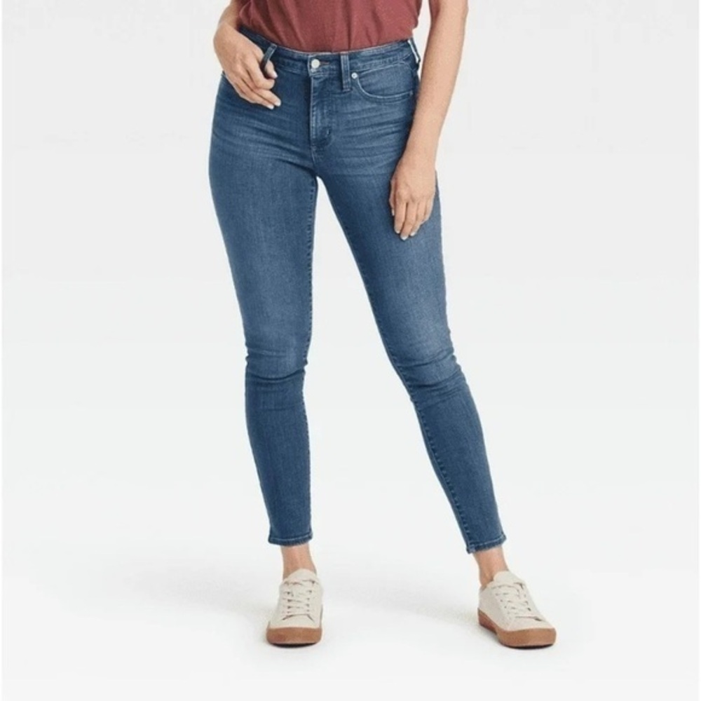 Universal Thread
Women's High-Rise Skinny Jeans